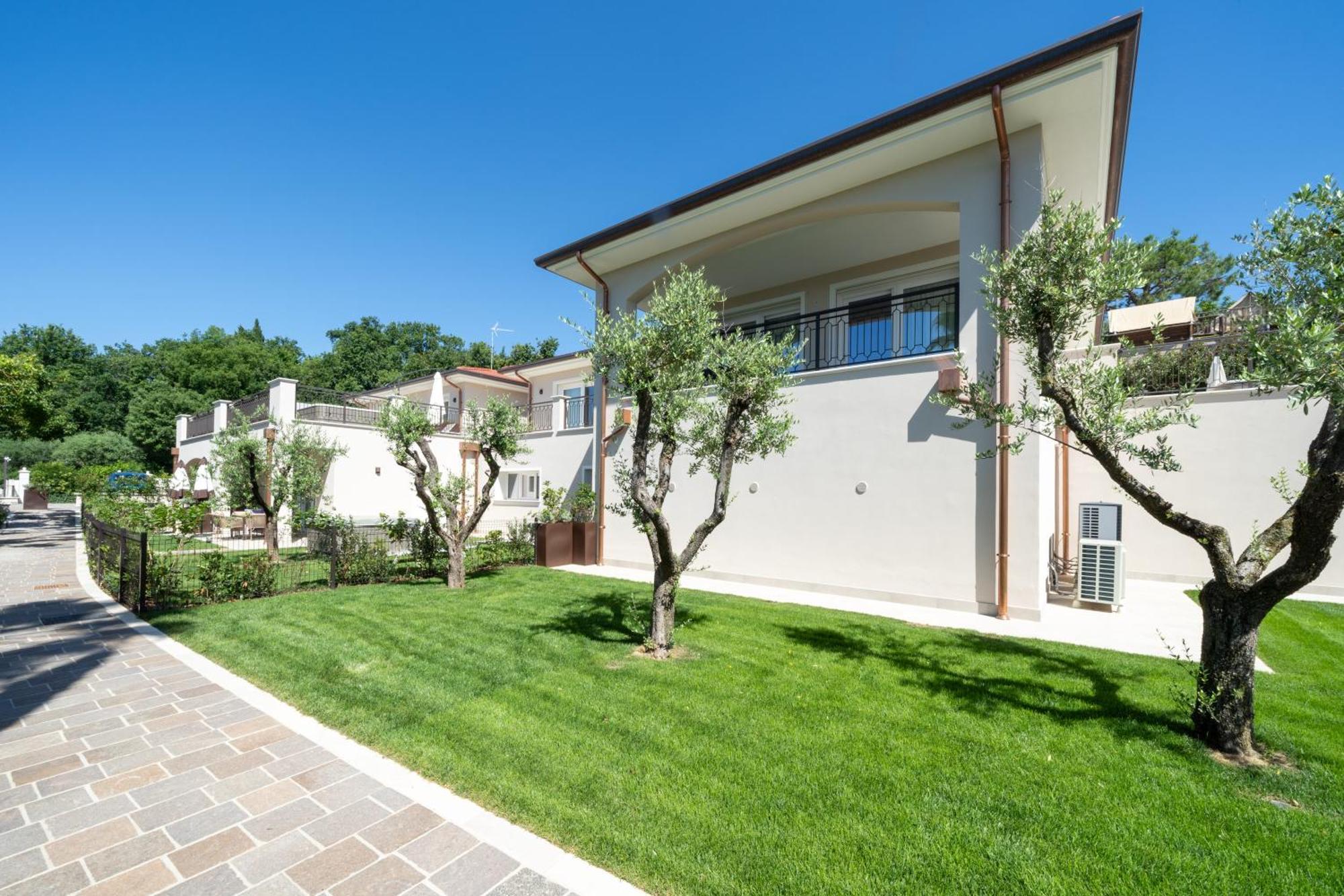 סן פליס דל בנאקו Villa Silvia Apartments מראה חיצוני תמונה