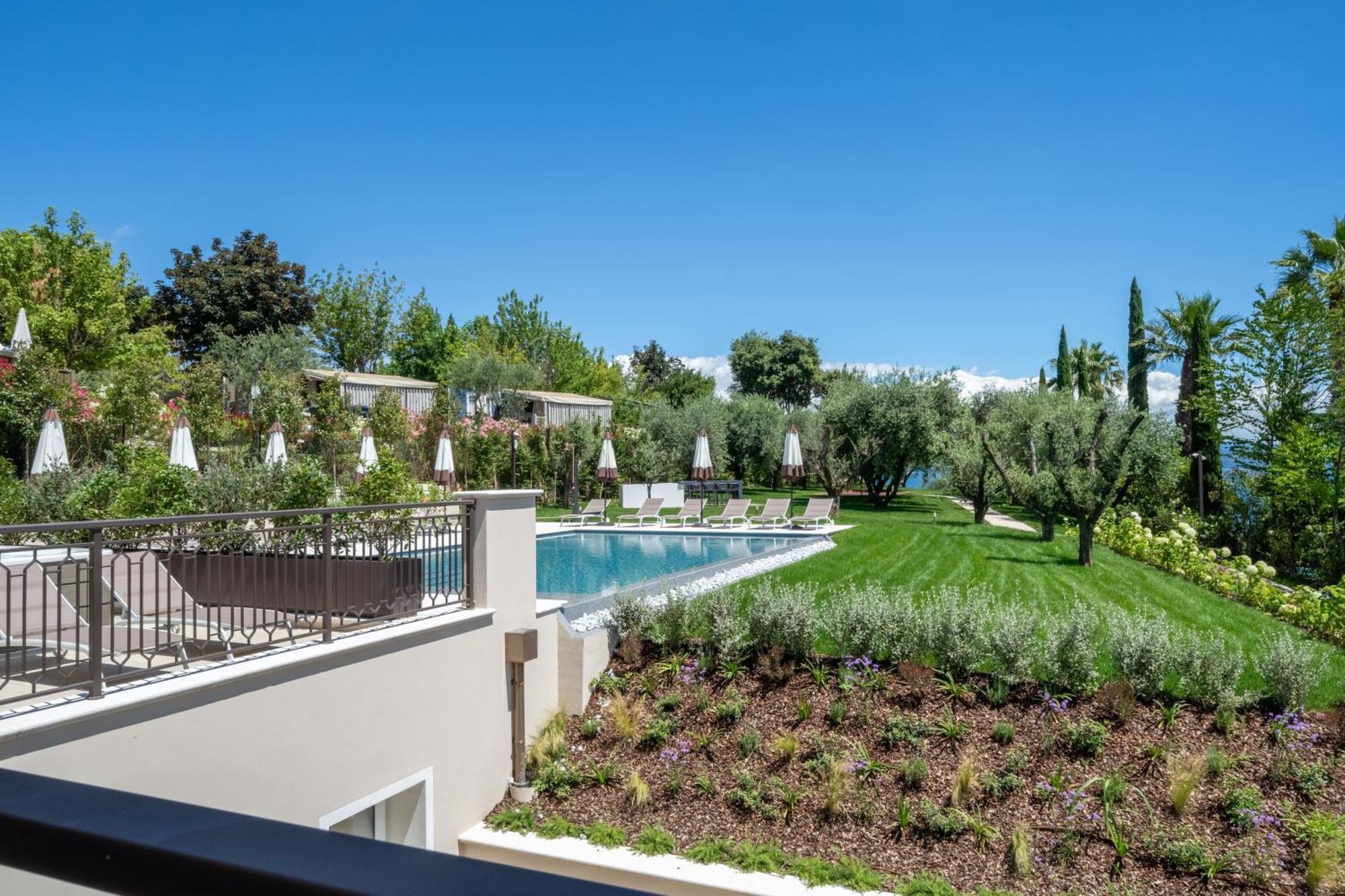 סן פליס דל בנאקו Villa Silvia Apartments מראה חיצוני תמונה